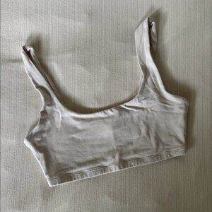 Aritzia Babaton cream cropped bra top